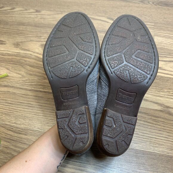 Born Boots Womens 7 M Ankle Bootie Beige Leather Distressed Back Zip F77060 - Picture 7 of 10